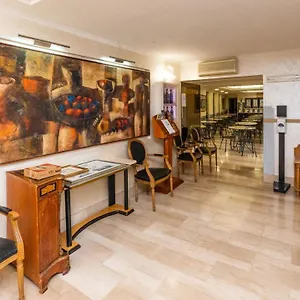 Center 2 Hotell